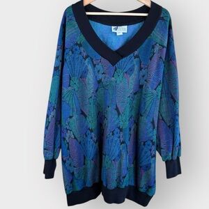 1980s Women's V-Neck Patterned Sweater